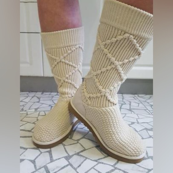 Ugg Classic Argyle Knit Camel Boots Womens Size 9 - Picture 1 of 11